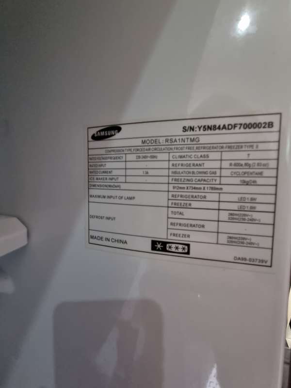 SAMSUNG side-by-side 550l fridge freezer Model RSA1NTMG