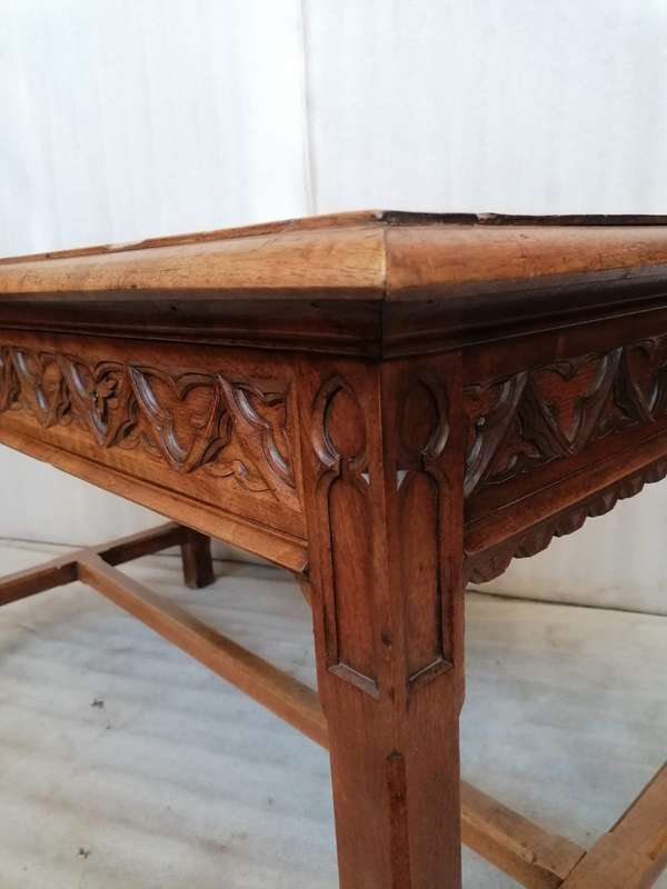Exquisite Gothic Writing Table with 2 drawers