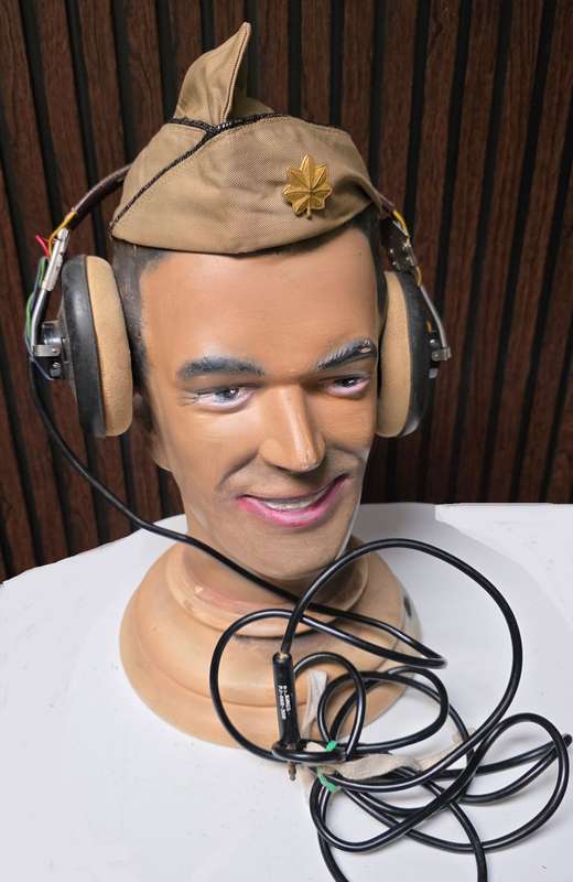 WW2 USAAF PILOT OFFICERS SIDE CAP AND HEADPHONES