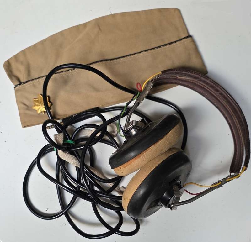 WW2 USAAF PILOT OFFICERS SIDE CAP AND HEADPHONES