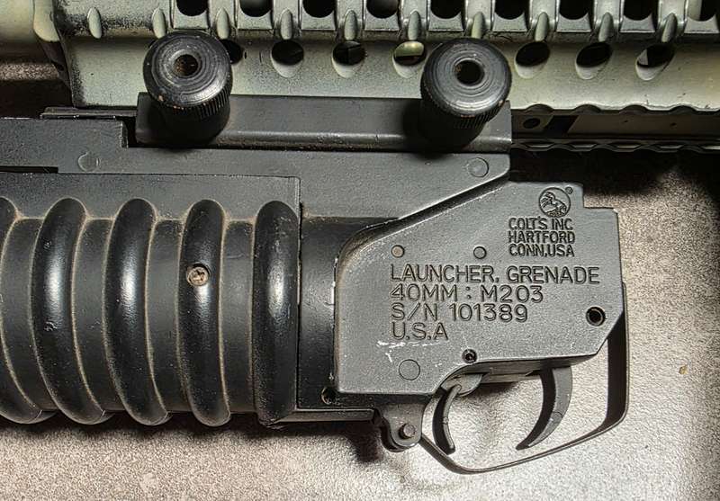 AIRSOFT USA M4 ASSAULT RIFLE WITH EXTRAS