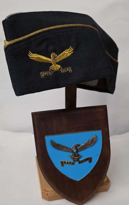 SOUTH AFRICAN AIR FORCE ASSOCIATION VETERANS SIDE CAP & PLAQUE