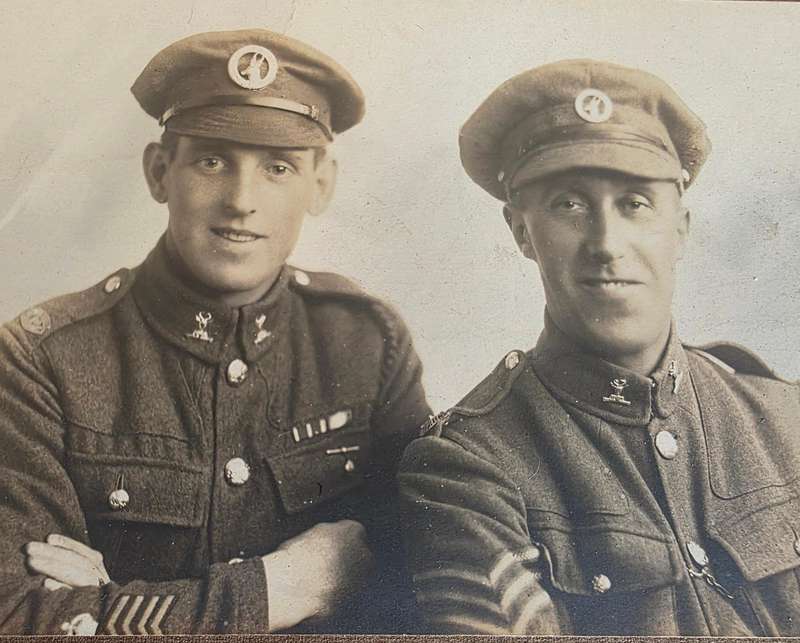 South African WW1  One SAI Studio Photo & Cap Badges