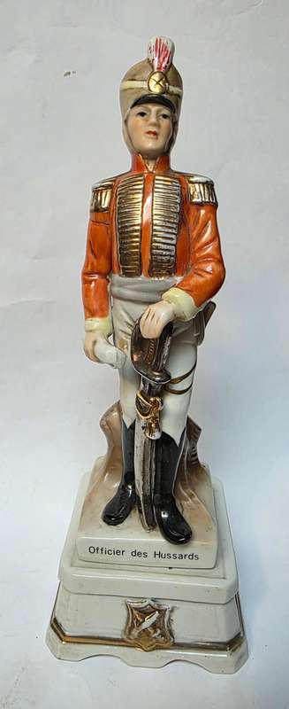 Hussar Officer, Napoleonic soldier statuette with musical stand