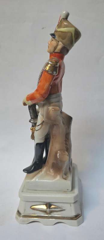 Hussar Officer, Napoleonic soldier statuette with musical stand