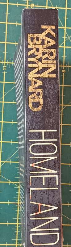 Homeland - Karin Barnard - Softcover - 404 pages