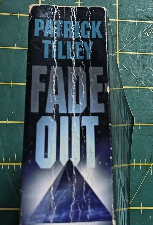 Fade-Out - Patrick Tilley - Softcover - 541 pages