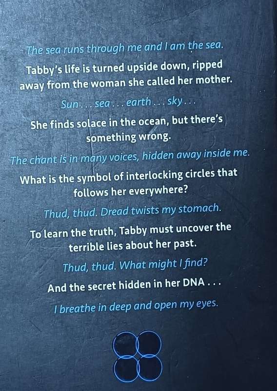 Dark Blue Rising - Teri Terry - Softcover - 390 pages