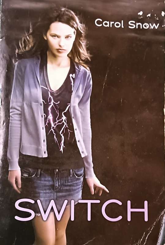 Switch - Carol Snow - Softcover - 413 pages