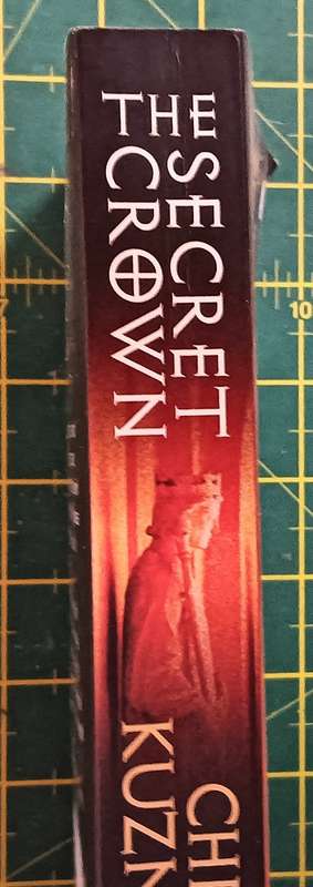The Secret Crown - Chris Kuzneski - Softcover - 469 pages