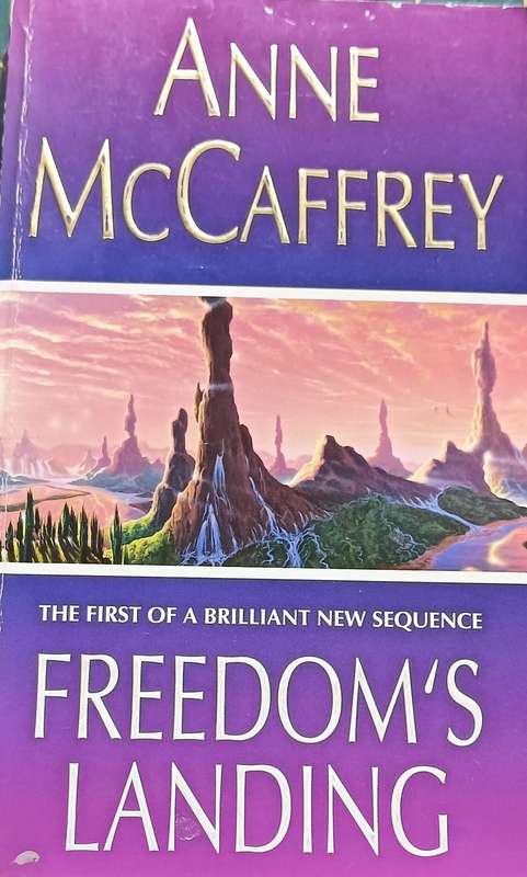 Freedom's Landing - Anne McCaffrey - Softcover - 384 Pages