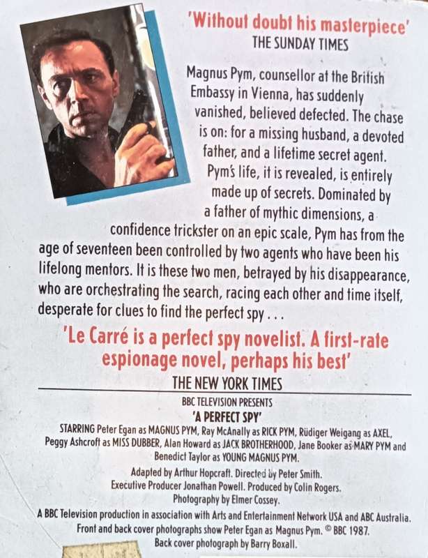 A Perfect Spy - John Le Carre - Softcover - 607 Pages