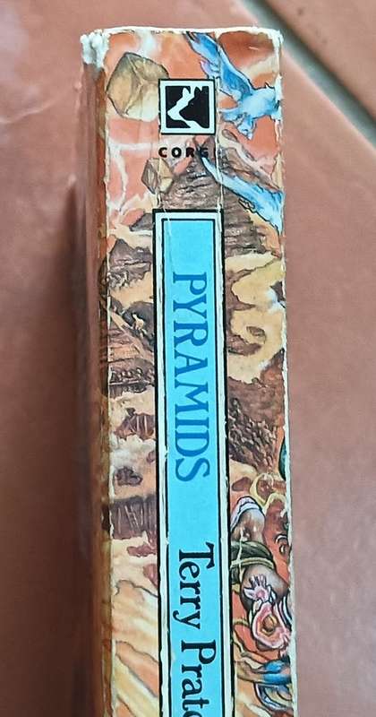 Pyramids - Terry Pratchett - Softcover - 380 pages - A Discworld Novel