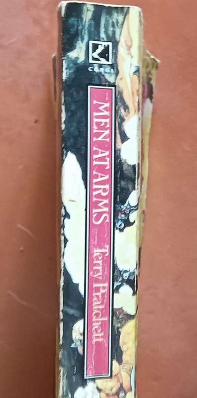 Men At Arms - Terry Pratchett - Softcover - 380 pages - A Discworld Novel