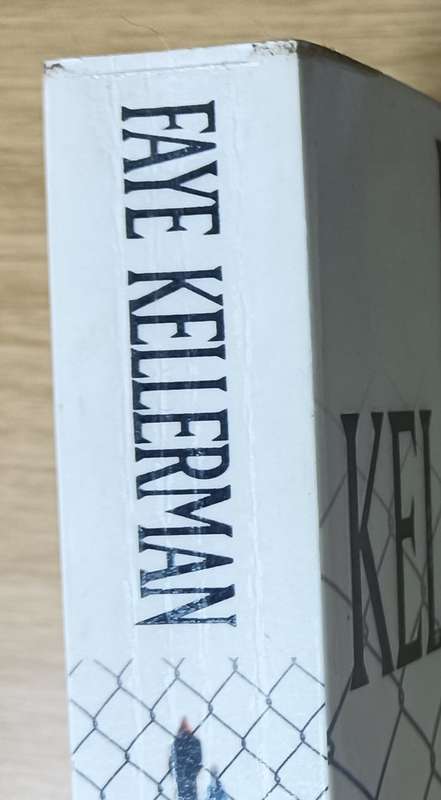Stone Kiss - Faye Kellerman - Softcover - 504 Pages