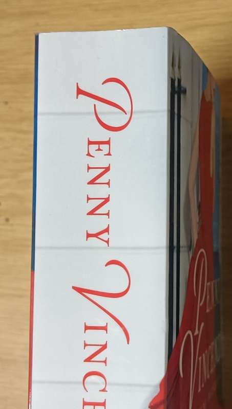 A Question of Trust - Penny Vencenzi - Softcover - 594 Pages