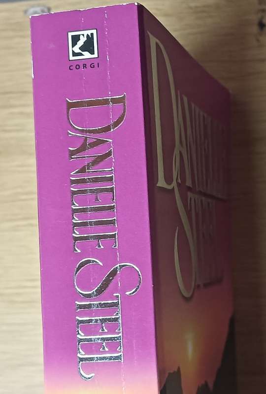 Safe Harbour - Danielle Steel - Softcover - 431 Pages