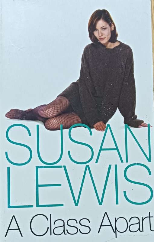 Strange Allure - Susan Lewis - Softcover - 631 pages