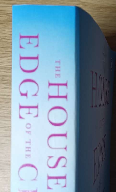 The House on the Cliff - Carol Drinkwater - Softcover - 438 Pages