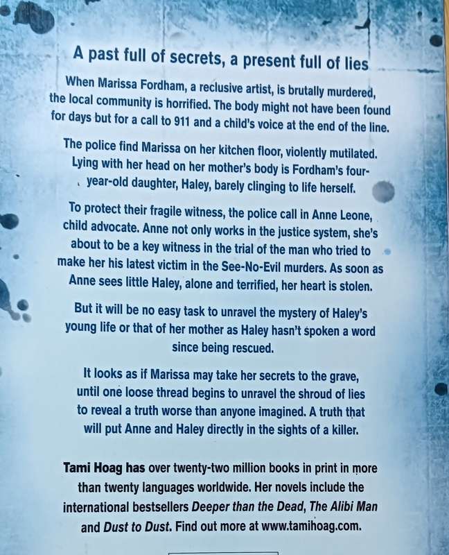 Secrets to the Grave - Tami Hoag - Softcover - 449 Pages