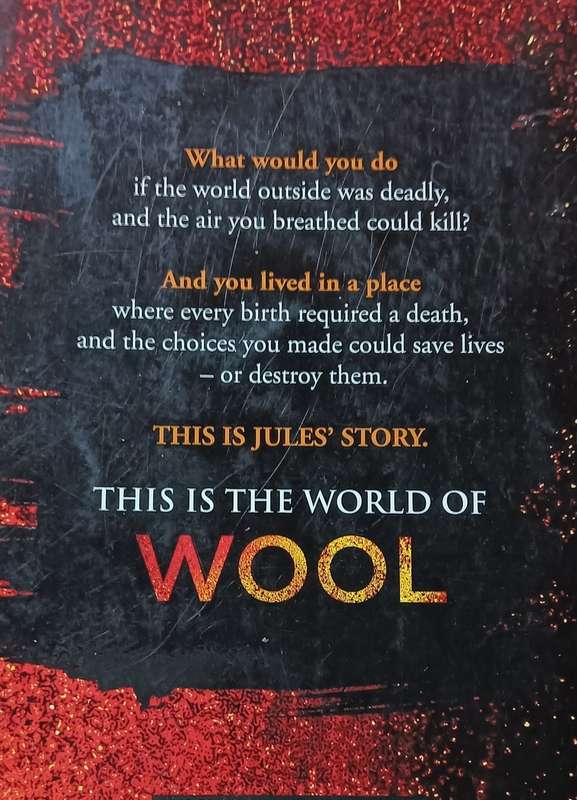Wool - Hugh Howey - Softcover - 563 pages