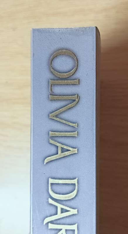 Priceless - Olivia Darling - Hardcover - 455 Pages