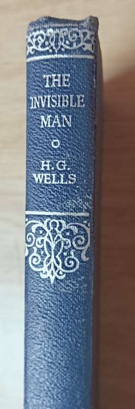 The Invisible Man - H.G. Wells - Hardcover - 223 Pages