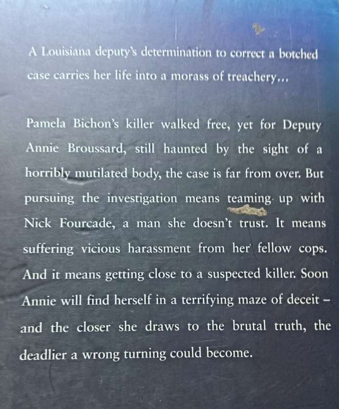 A Thin Dark Line - Tami Hoag - Softcover - 559 pages