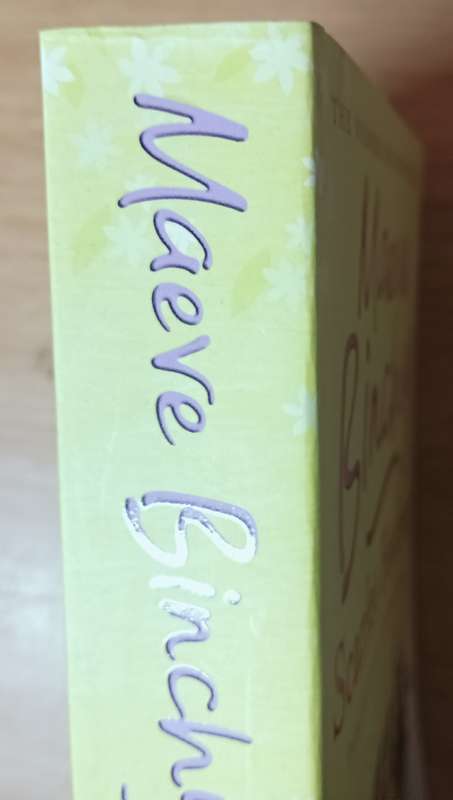 Scarlet Feather - Maeve Binchy - Softcover - 501 Pages