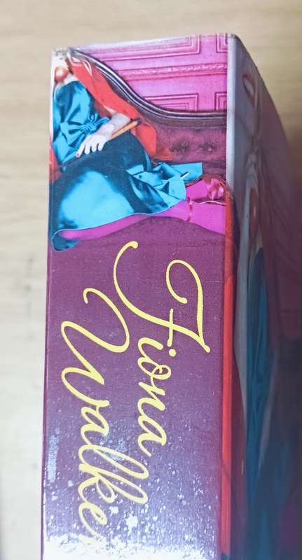 Love Hunt - Fiona Walker - Softcover - 536 pages