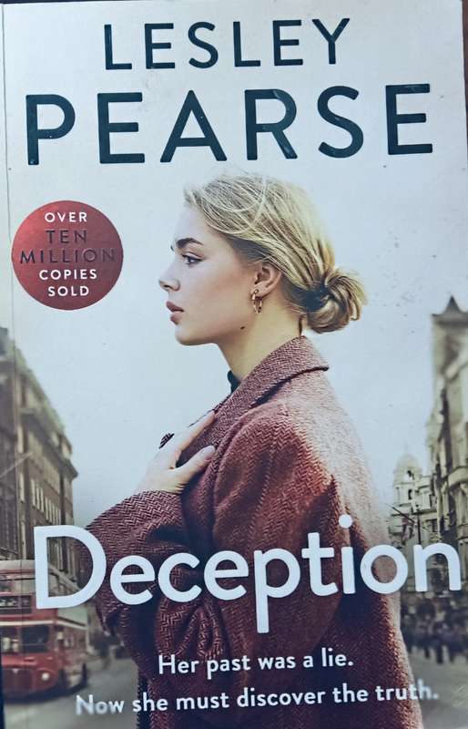 Deception - Lesley Pearce - Softcover - 362 pages
