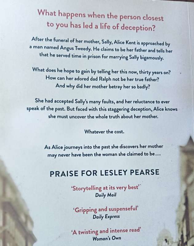 Deception - Lesley Pearce - Softcover - 362 pages