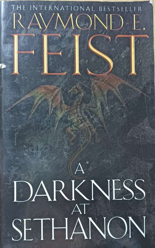 A Darkness at Sethanon - Raymond E Feist - Softcover - 527 pages