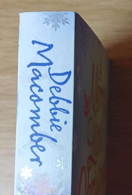 A Merry Little Christmas - Debbie Macomber - Softcover - 378 pages
