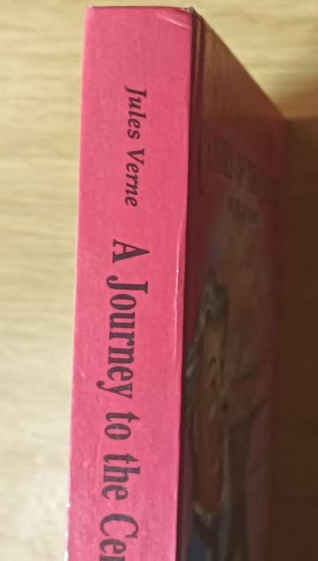 A Journey to the Centre of the Earth - Jules Verne - Hardcover - 224 pages