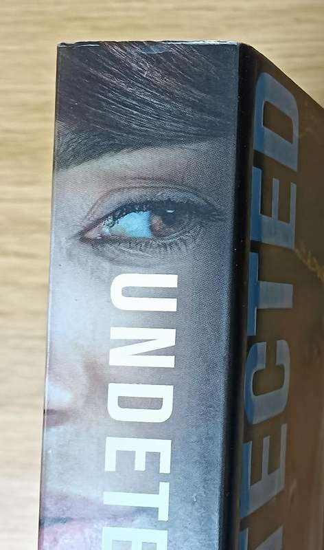 Undetected - Dee Henderson - Softcover - 475 pages