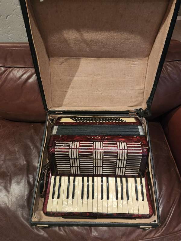 HOHNER Accordion