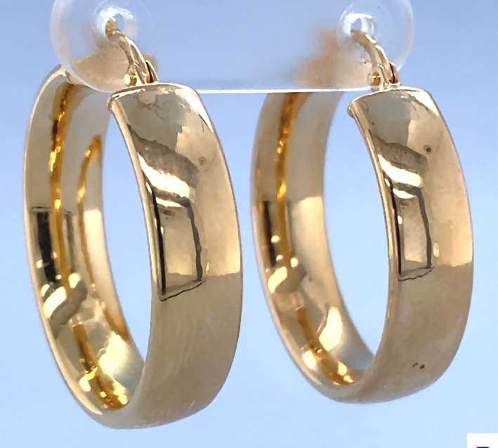 9k / 9ct gold oval tube hoop hinged EARRINGS: 26x6mm. Last pair!