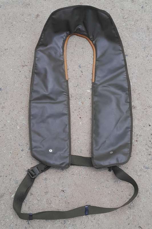 GERMAN MILITARY SELF-INFLATING LIFE VEST