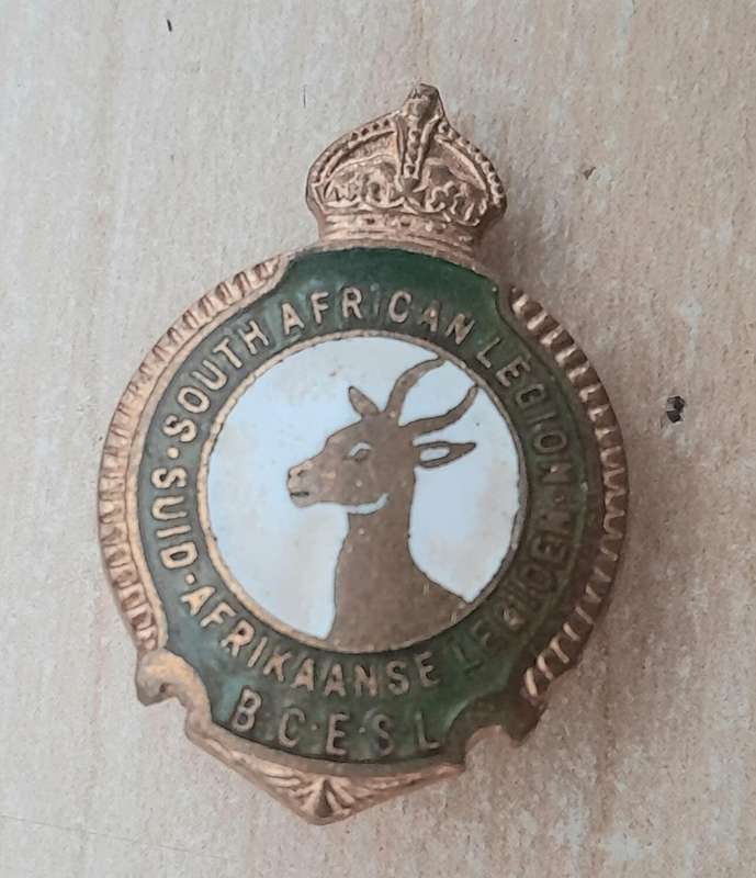 S.A. LEGION WOMENS AUXILIARY LAPEL BADGE