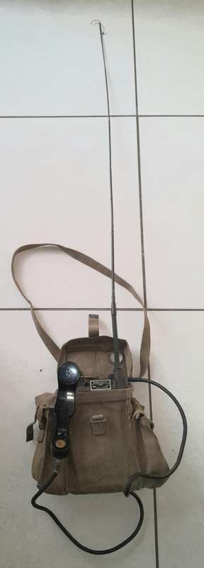 VINTAGE SA ARMY RADIO
