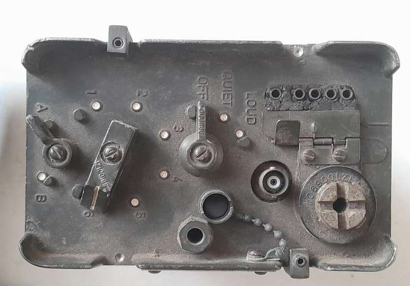 VINTAGE SA ARMY RADIO
