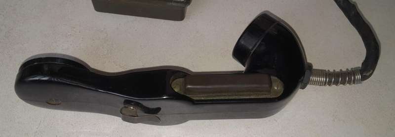 VINTAGE SA ARMY RADIO