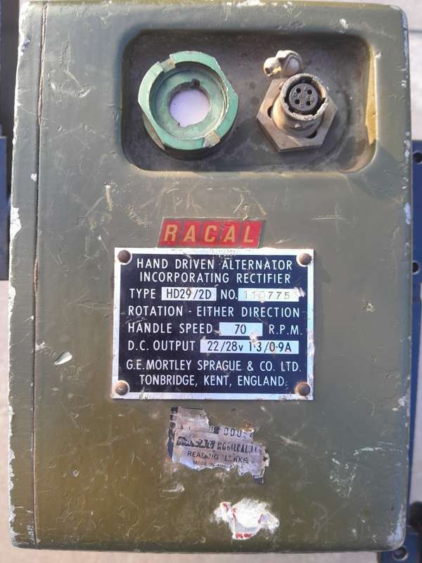 UNITA BORDER WAR RADIO HAND DRIVEN ALTERNATOR