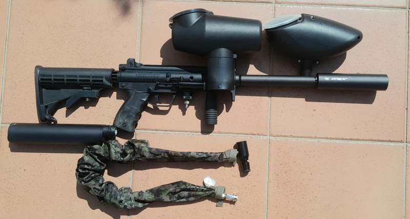 TIPPMANN PAINTBALL RIFLE + COMPLETE KIT with many extras