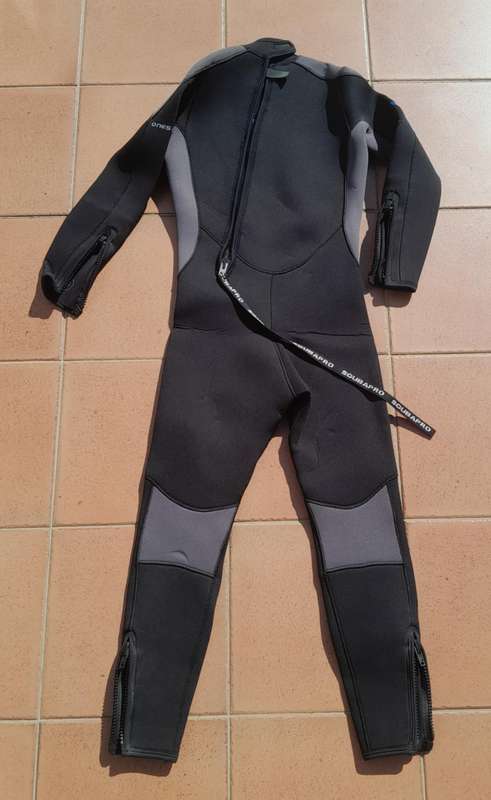 SCUBAPRO WETSUIT (Mens) + booties, mask & flippers