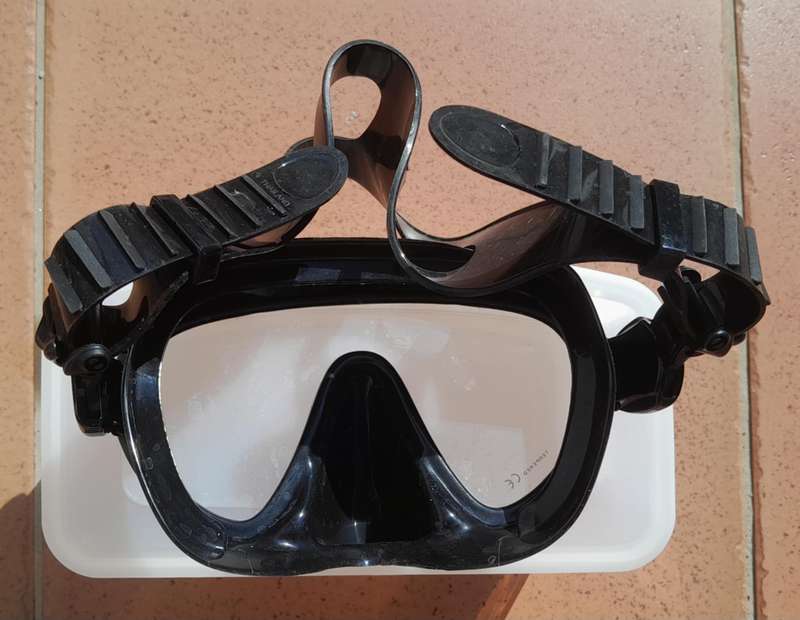 SCUBAPRO WETSUIT (Mens) + booties, mask & flippers