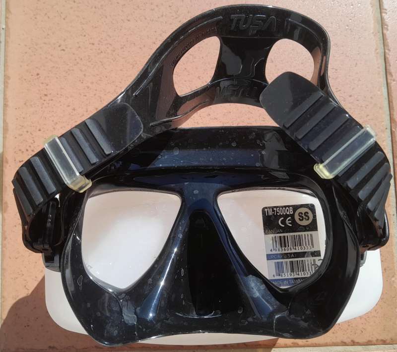 SCUBAPRO WETSUIT (Lady) + booties, mask & flippers