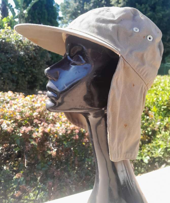 FLOPPY HAT