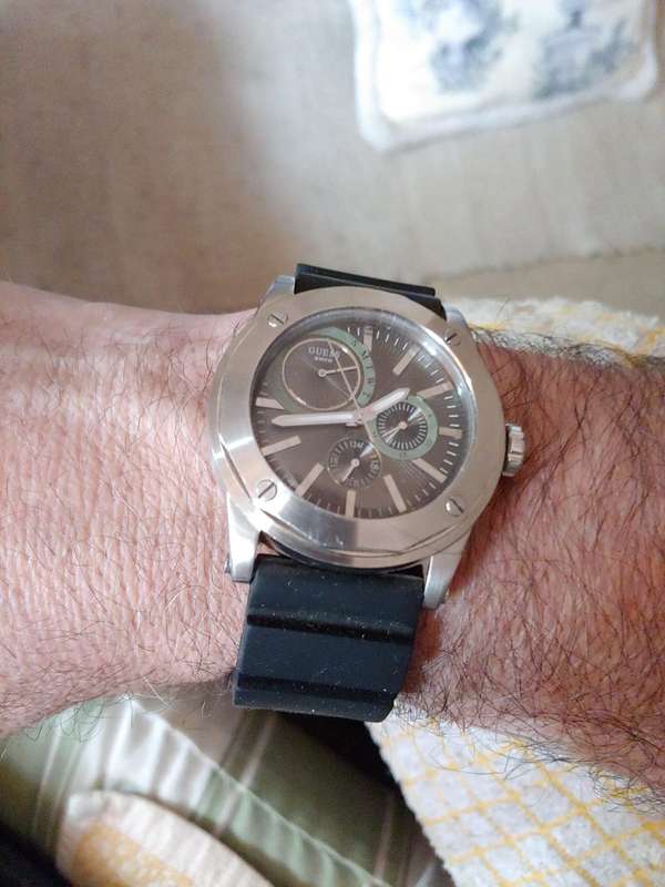 Guess Steel - Quartz Man's Watch - REDUCED TO CLEAR (starts/stops)
